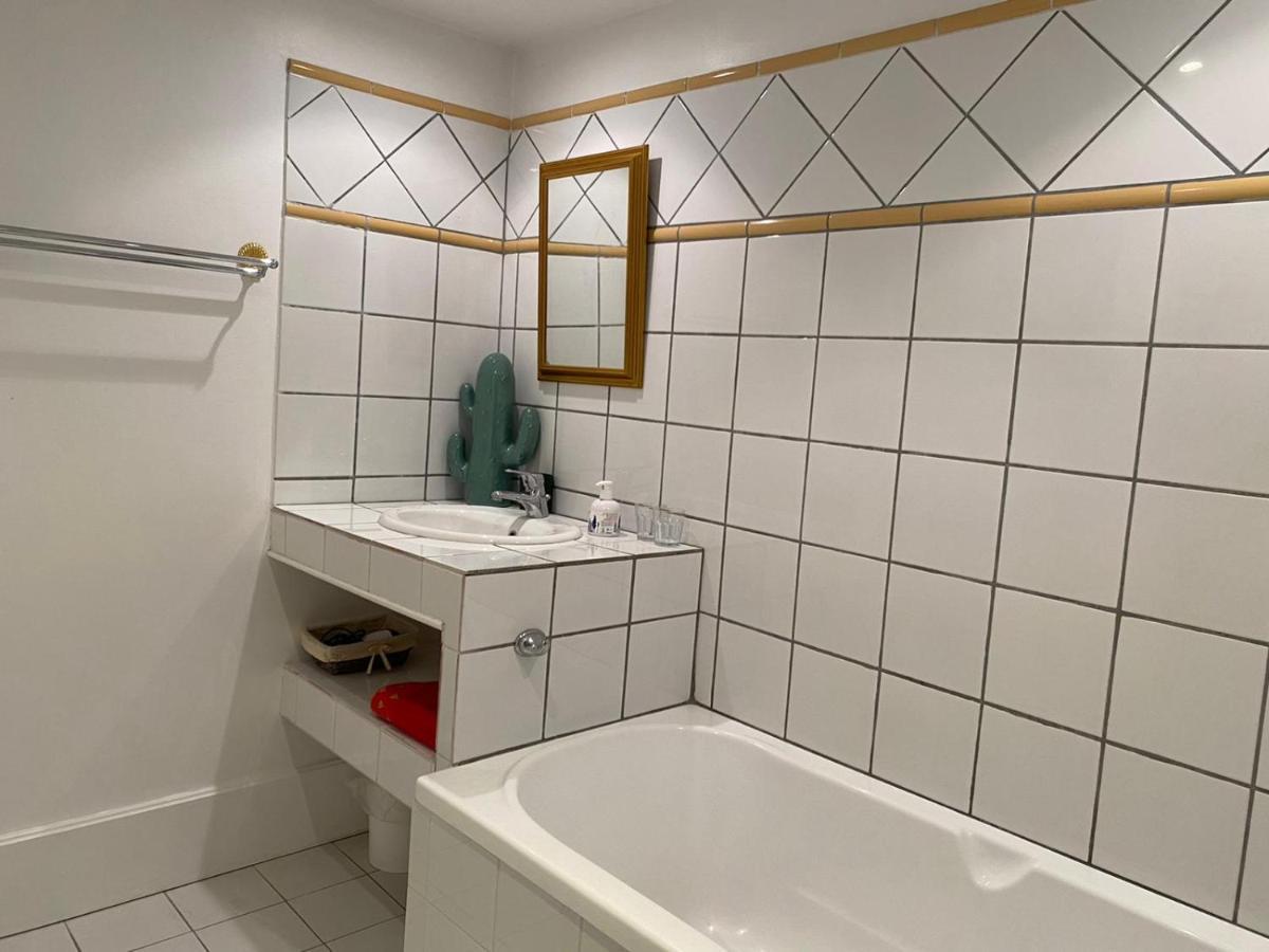 Le Pigeonnier De Saint-Loup Bed And Breakfast Bagian luar foto